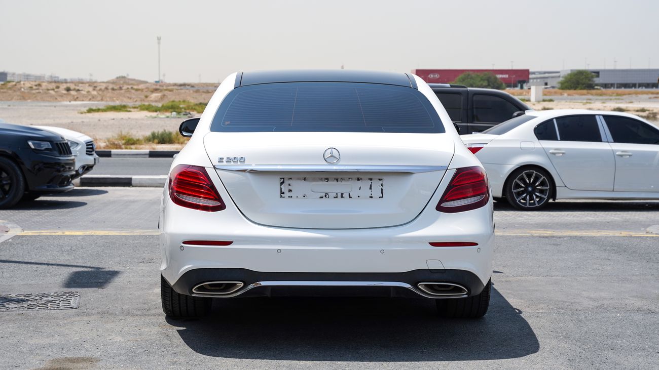 مرسيدس بنز E200