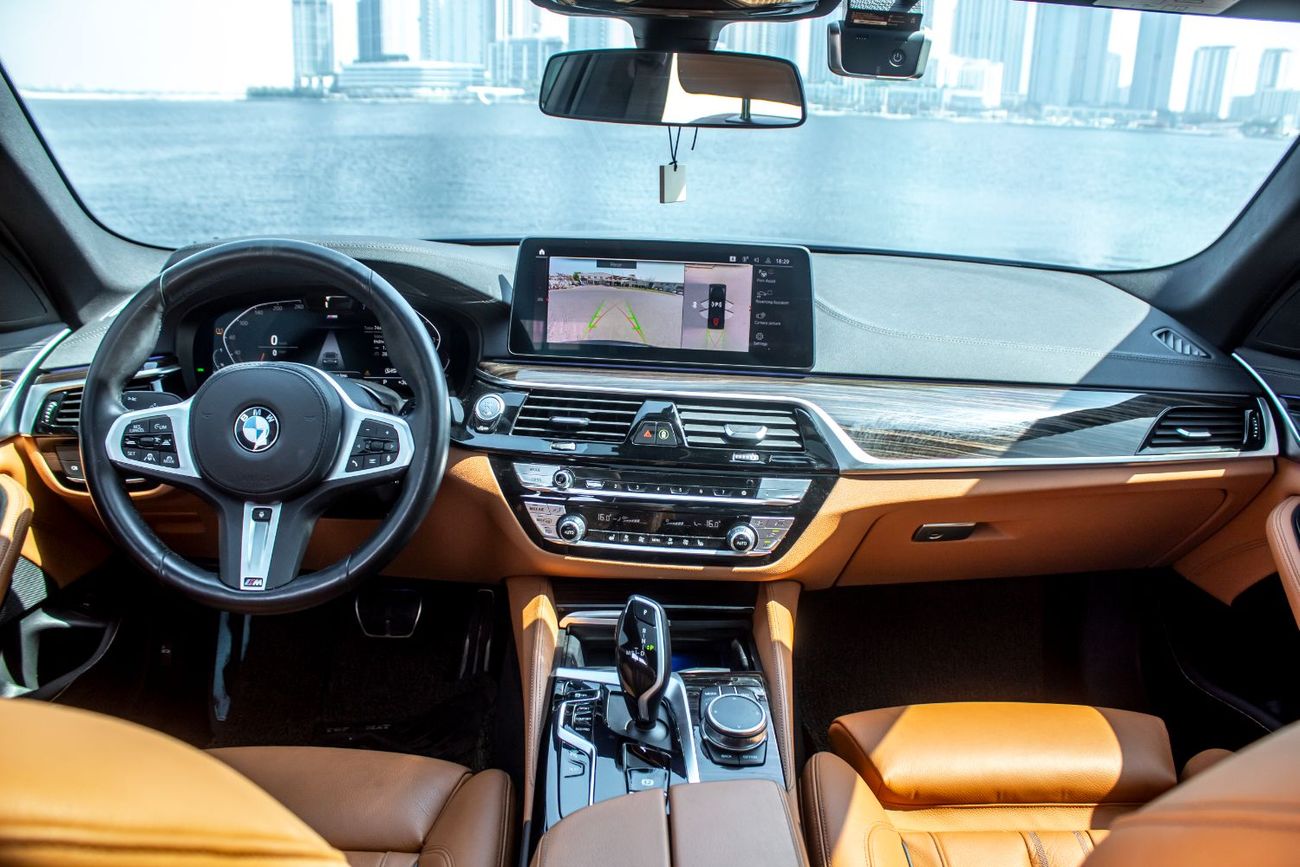 بي أم دبليو 520i M Sport Comfort 2.0L