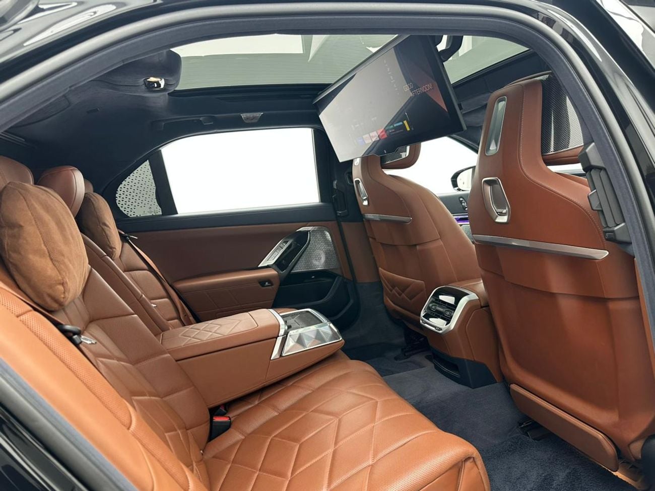 بي أم دبليو 760i 2024 BMW 760i xDrive M-Sport, 2028 BMW Warranty and Service Pack, BMW Service History, GCC