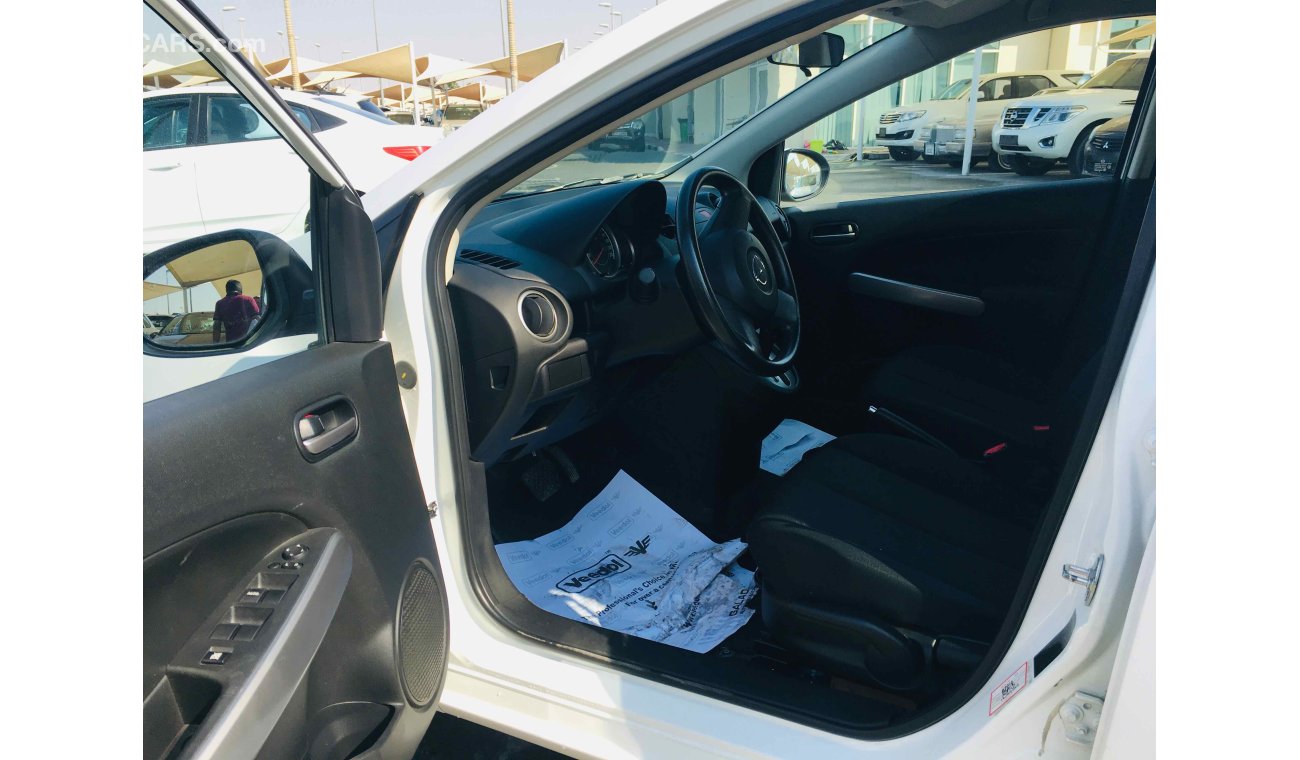 مازدا 2 سياره نظيفه جدا بدون حوادث بحاله ممتاده