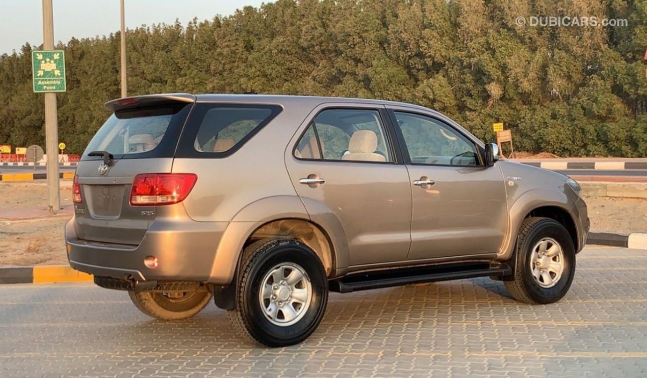 Toyota Fortuner 2008 SR5 V4 2.7L Ref#665