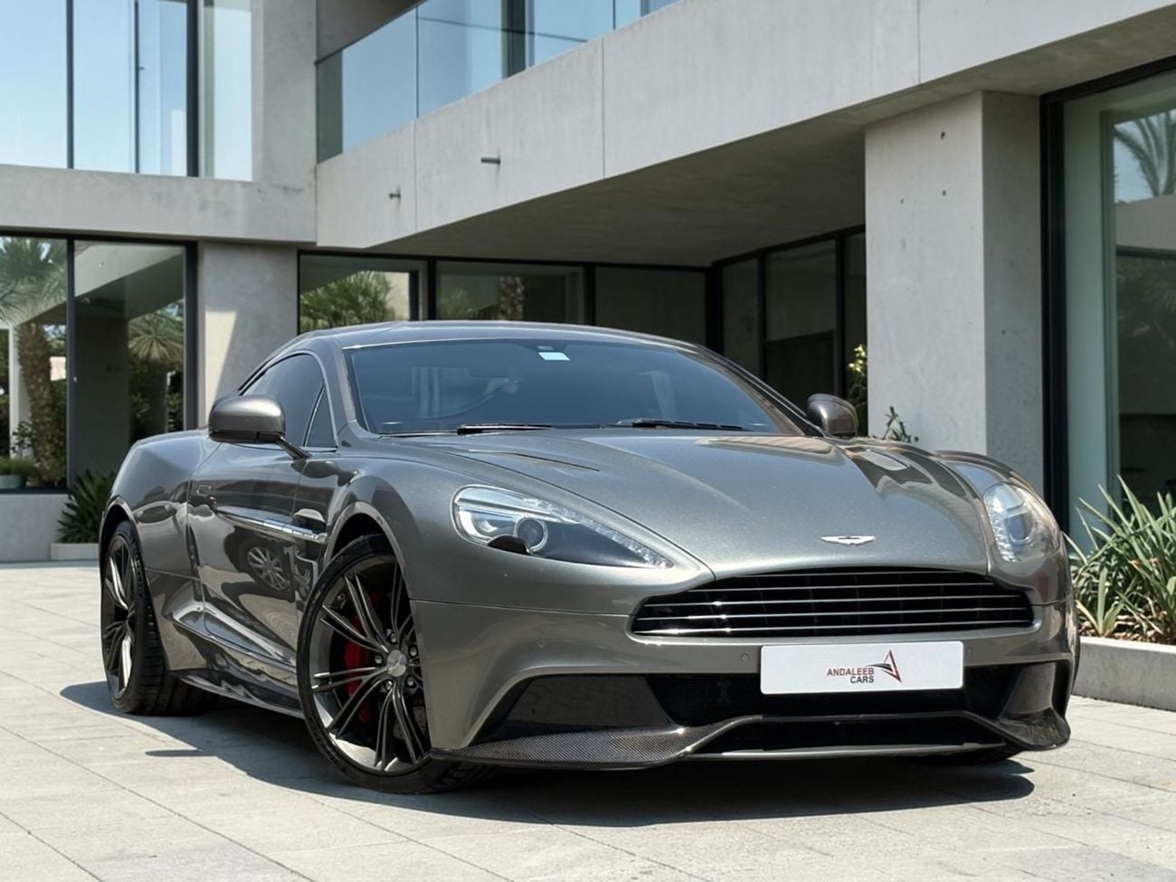 Aston Martin Vanquish Carbon Black 6.0L Coupe CARBON OPTIONS  PPF | ASTON MARTIN VANQUISH | V12 | 2014 | GCC SPECS