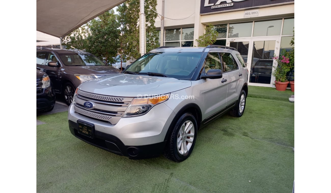 Ford Explorer 2014 model GCC, camera screen, cruise control, wheels, sensors, rear spoiler, in excellent condition