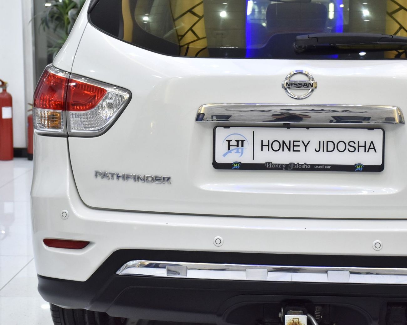 نيسان باثفايندر EXCELLENT DEAL for our Nissan Pathfinder SV 4WD ( 2015 Model ) in White Color GCC Specs