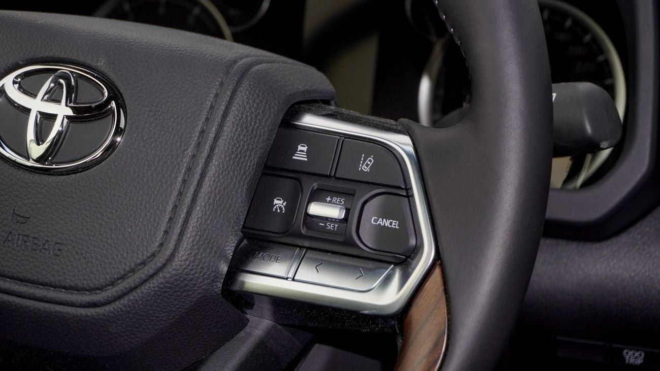 Toyota Land Cruiser GXR 3.5L Twin Turbo Full Option V6