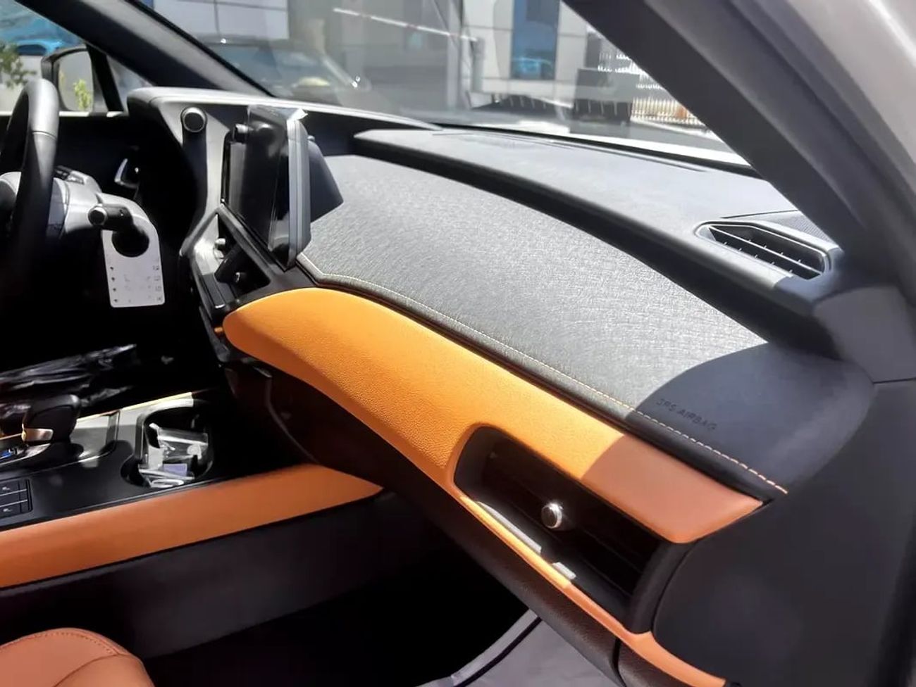 لكزس UX300h Prime Lexus UX 300e 2025 مواصفات خليجية