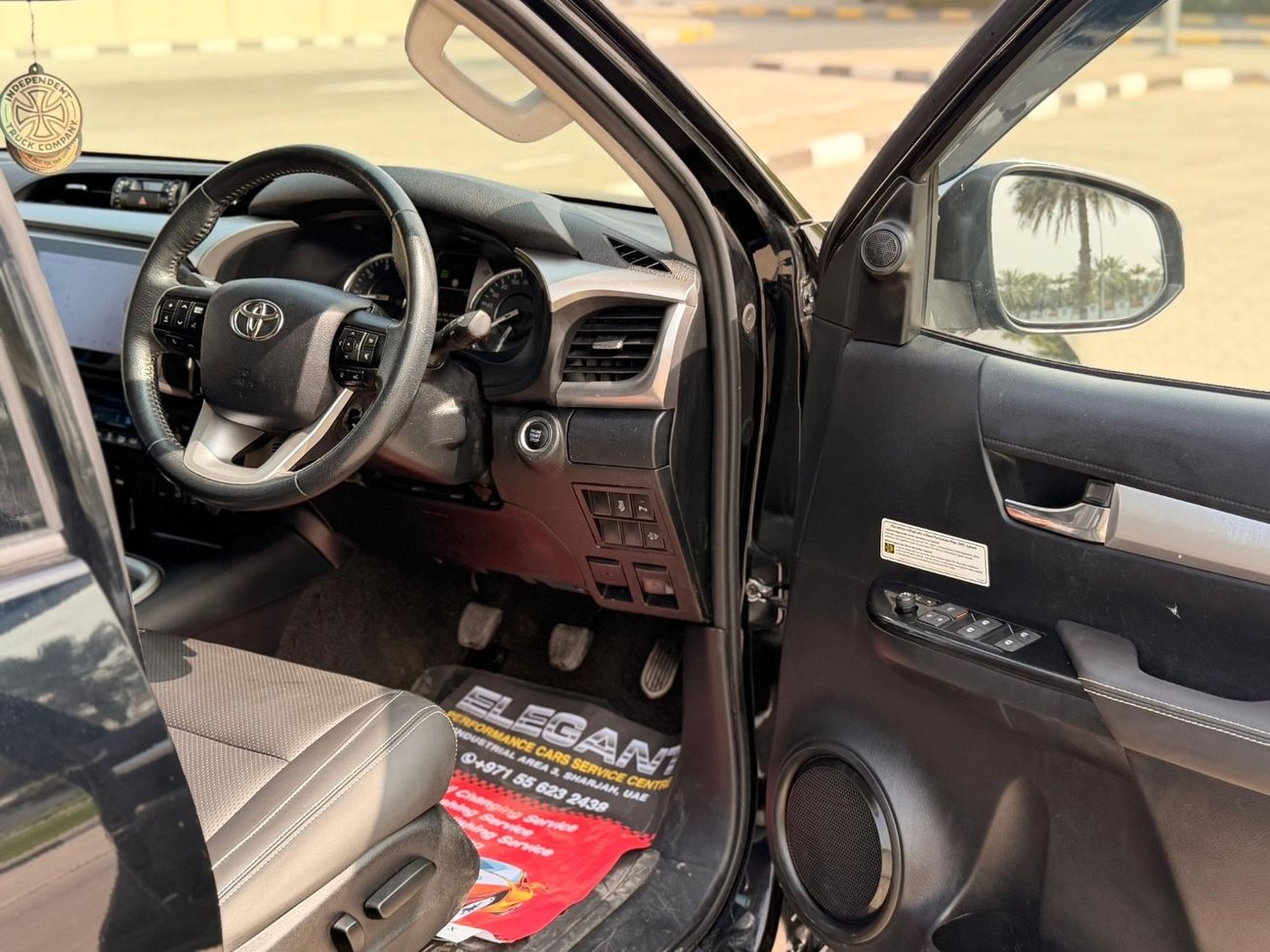 تويوتا هيلوكس SR5 export from Australia