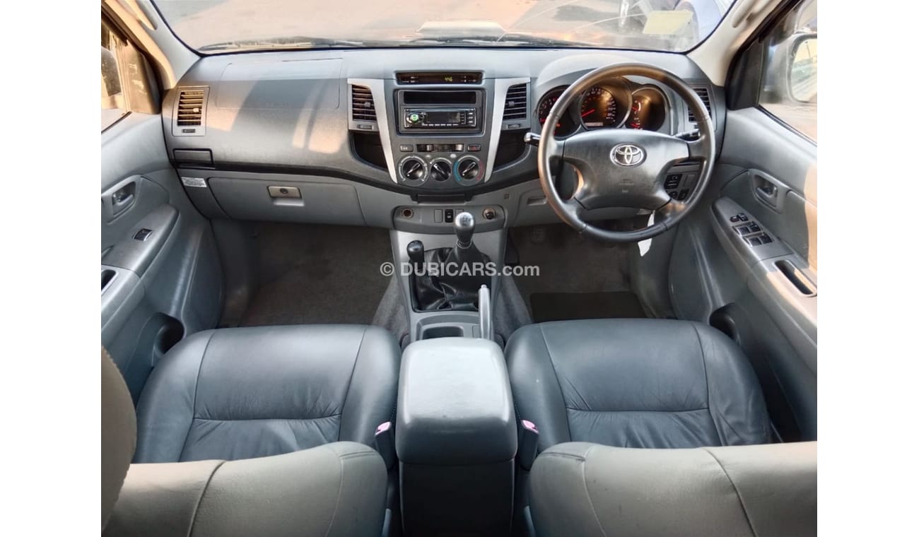 تويوتا هيلوكس TOYOTA HILUX PICK UP RIGHT HAND DRIVE(PM05739)