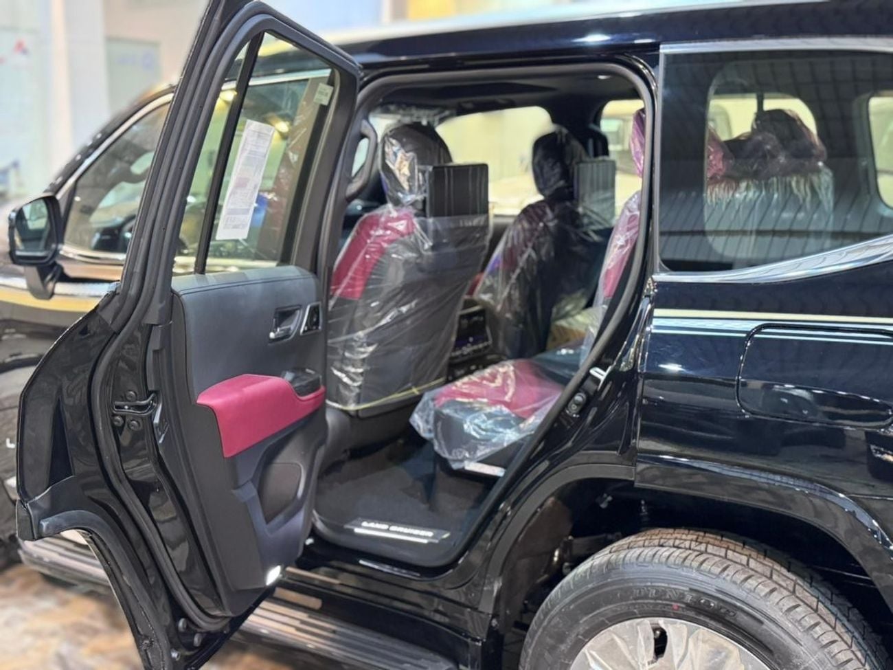 Toyota Land Cruiser TOYOTA LC300 VXR - 3.5L - PET - AT - FULL OPTION - 2026 MY ( OMAN )