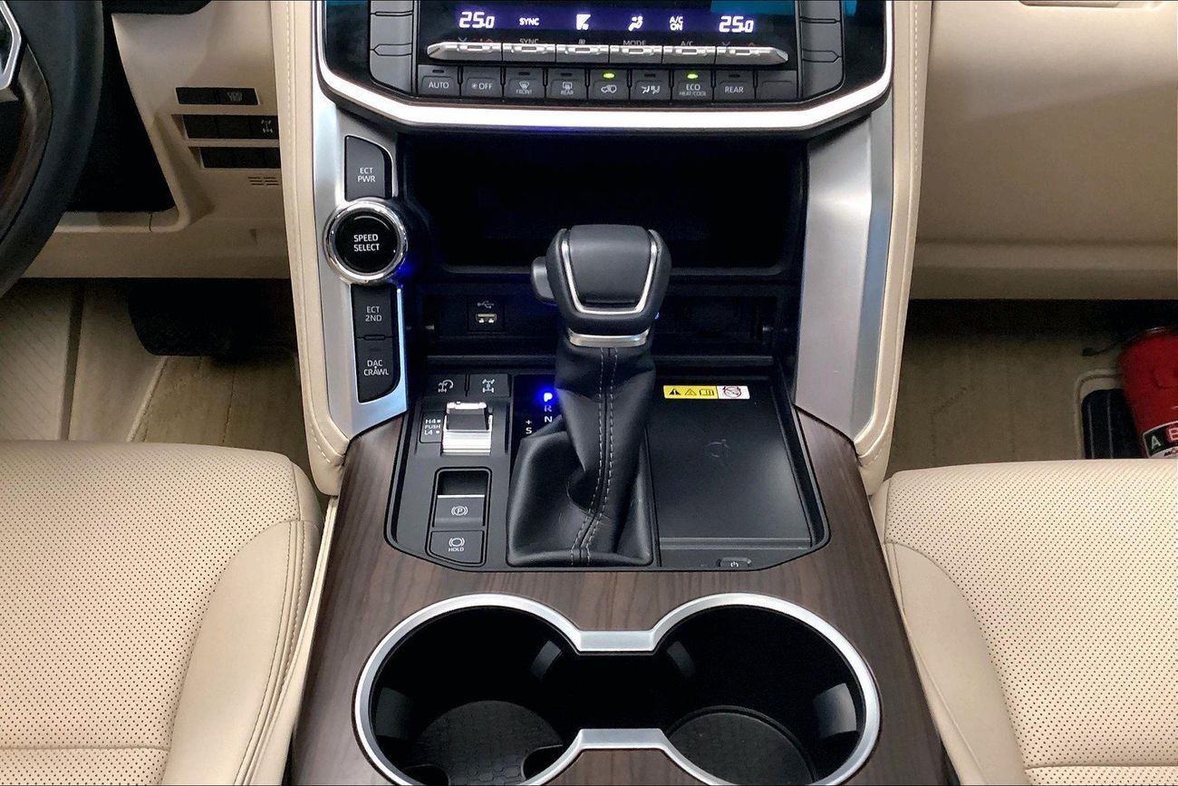 تويوتا لاند كروزر GXR | شامل الضمان | 0 ﺪﻔﻋﺓ ﺃﻮﻟﻯ