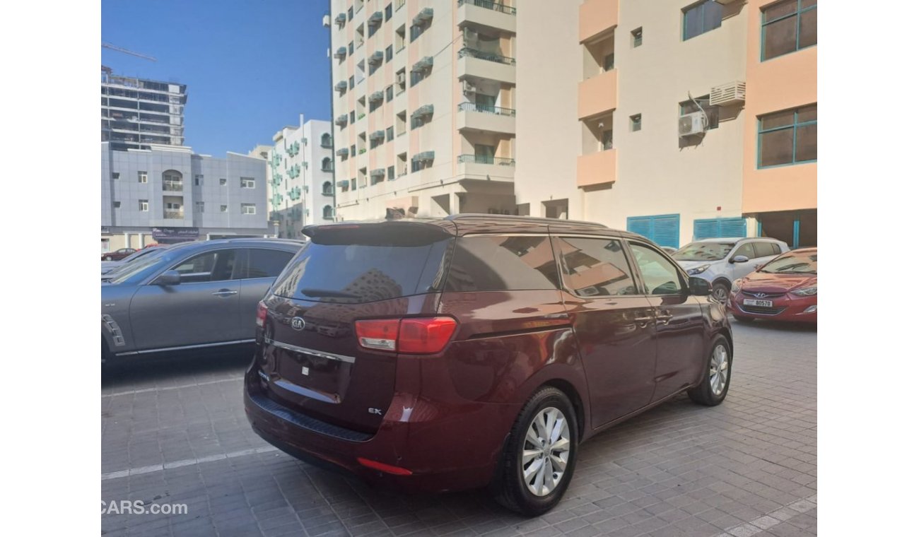 Kia Sedona Ex full option 3.3