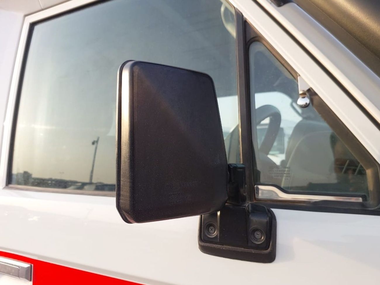 Toyota Land Cruiser TOYOTA LAND CRUISER AMBULANCE SUV RHD 2017 MODEL 4.5 L DIESEL MANUAL(PM07499)