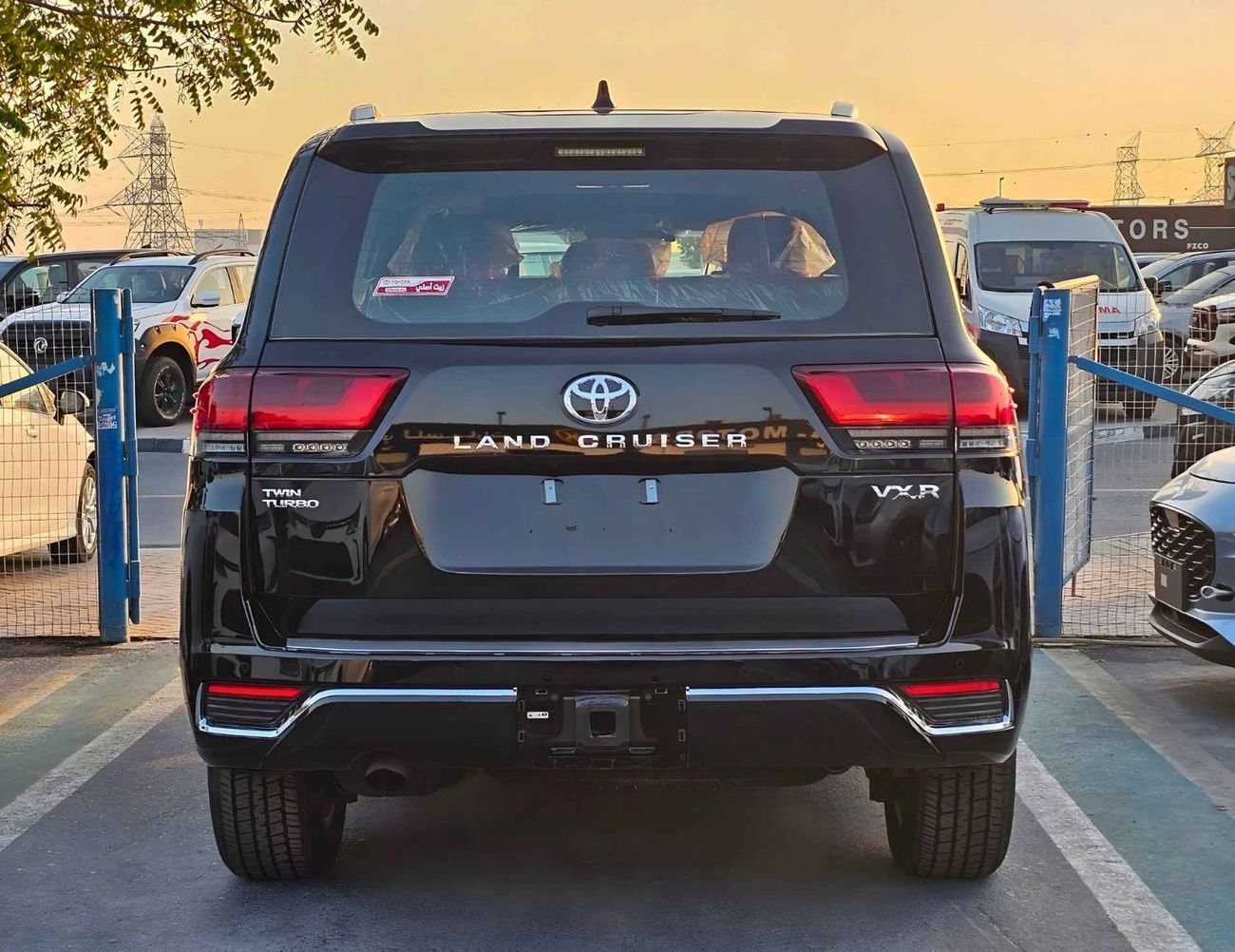 Toyota Land Cruiser VXR TWIN TURBO / 3.5L PETROL V6 4WD / 360* CAMERA / RADAR / DVD / HEADUP DISPLAY /JBL SPKRS / FULL O