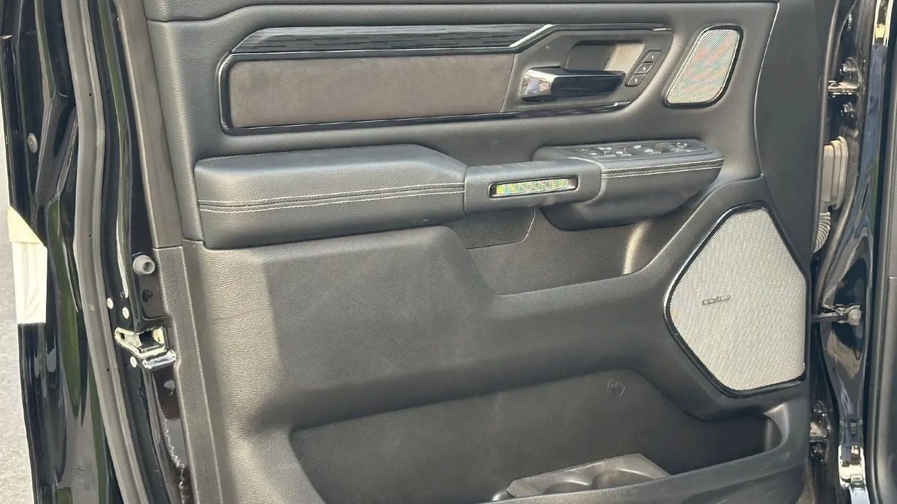 رام 1500 Rebel X 3.0L TT Crew Cab with Rambox {Export Only}