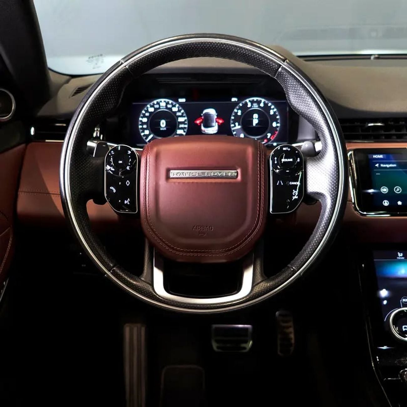 Land Rover Range Rover Evoque AED 1,915 p.m • 0% Downpayment • Evoque R-Dynamic HSE • 1 Year Warranty