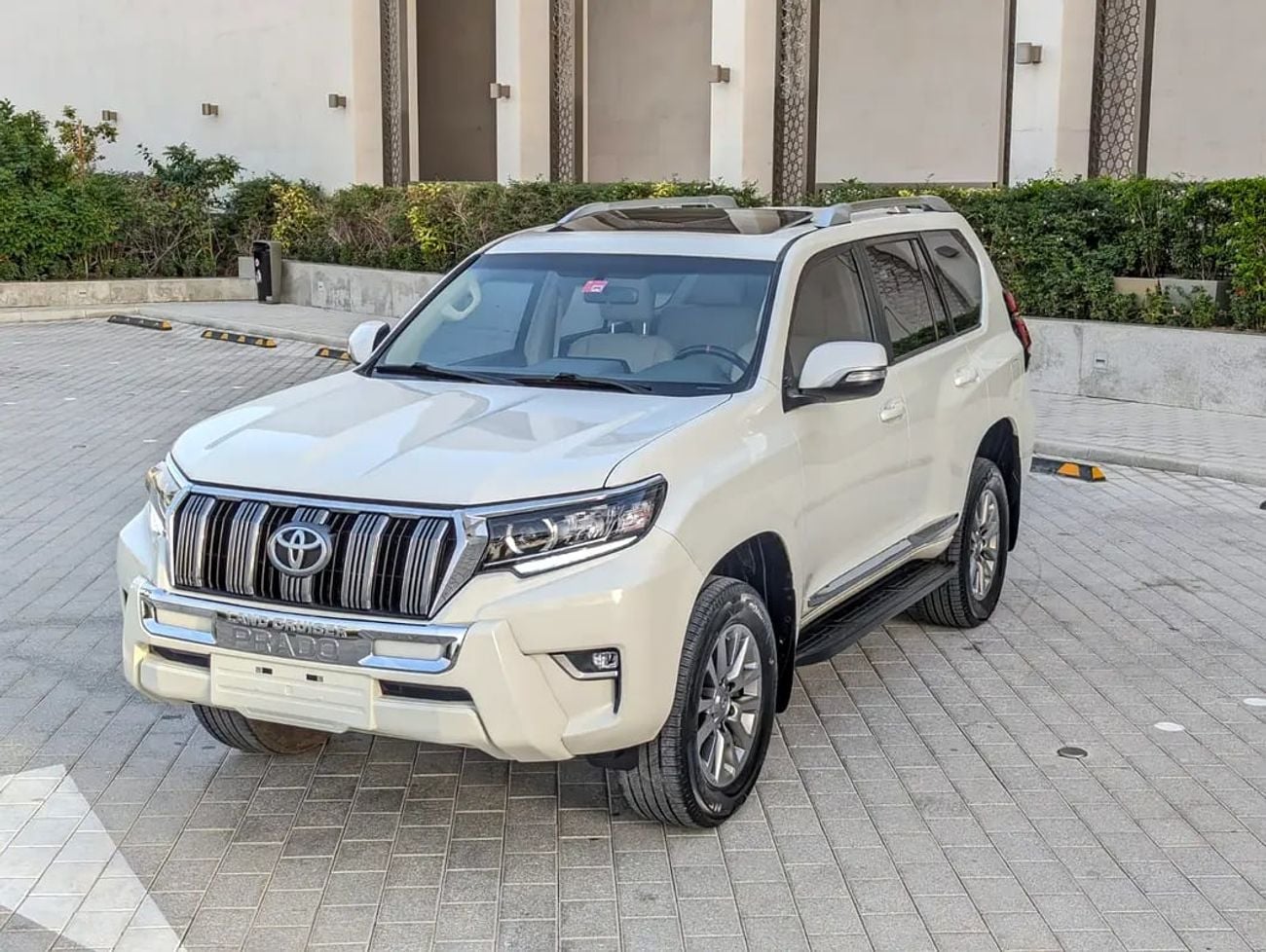 تويوتا برادو GXR TOP FULL OPTION V6 4.0L GCC IN EXCELLENT CONDITION