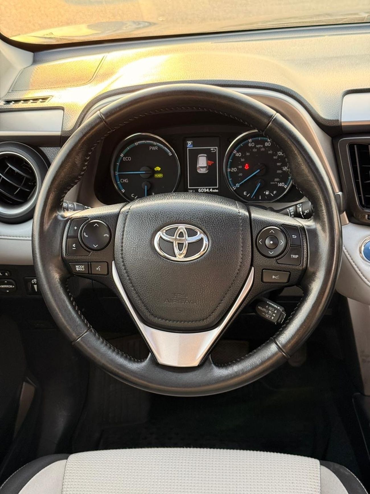 Toyota RAV4 Hybrid XLE 2.5L full option