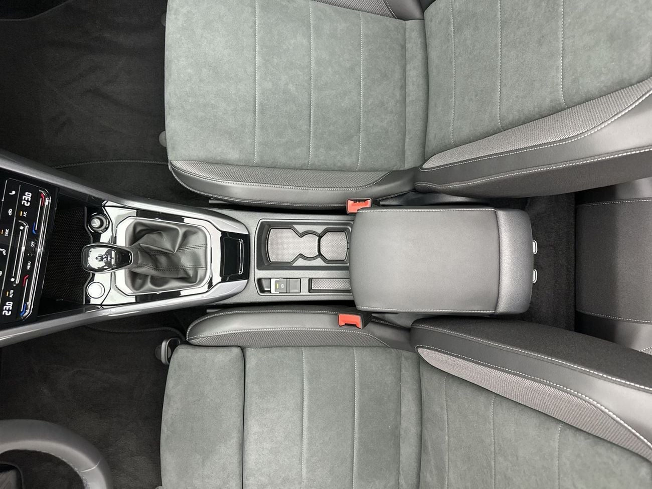 فولكس واجن T ROC STYLE T-Roc Style with Sunroof 1.4L |  Premium Interior | VW Certified | GCC Specs