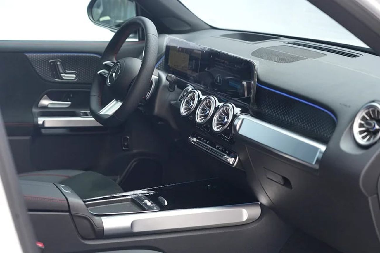 مرسيدس بنز GLB Summer Offer | 200 SUV | GCC 0km | Agency Warrany