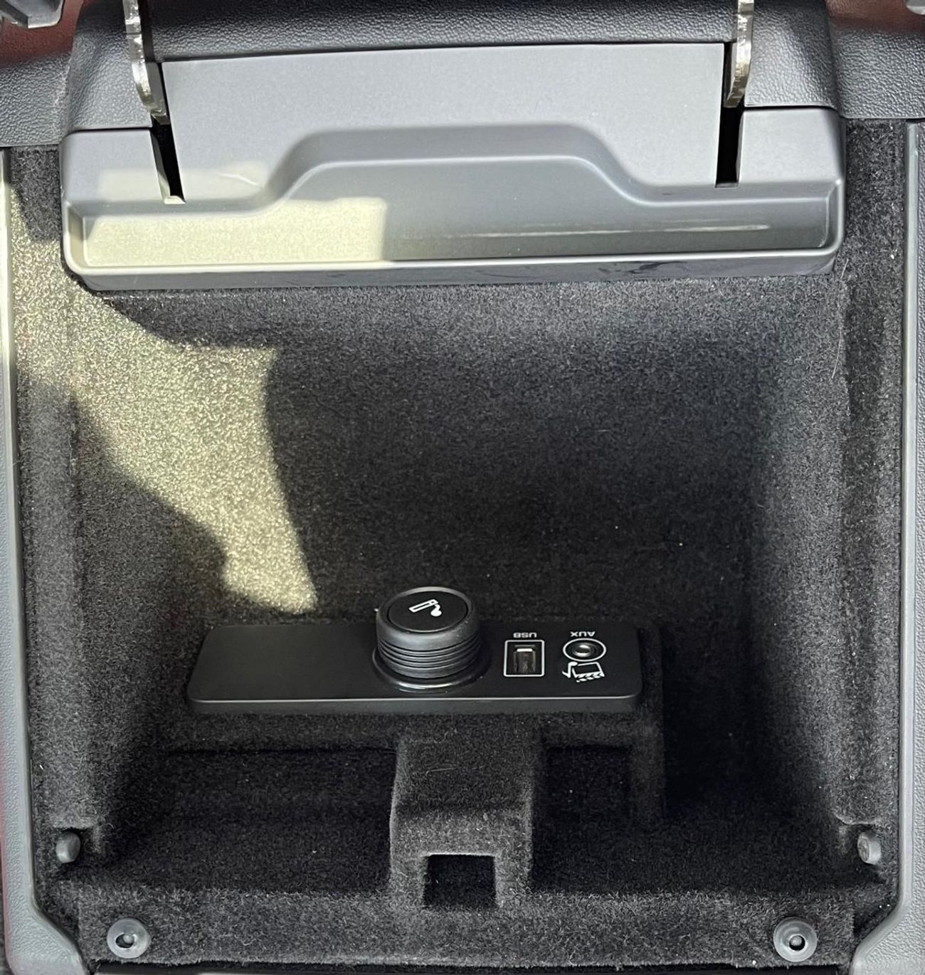 لاند روفر رانج روفر إيفوك Dynamic 2.0L (5 Door) Dynamic  2.0L  (5 Door) 2015 GCC