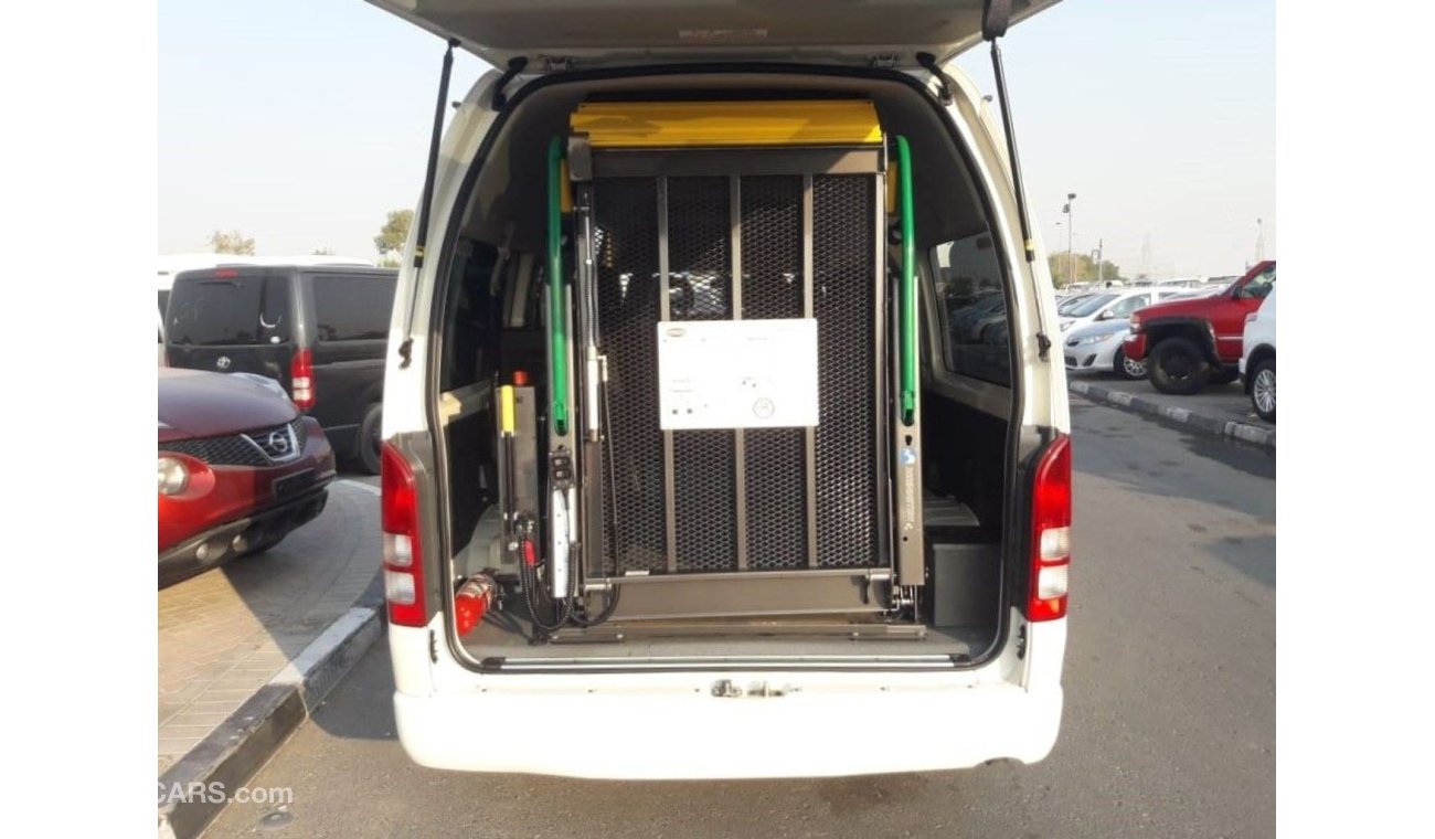 تويوتا هاياس Hiace Commuter RIGHT HAND DRIVE (Stock no PM 60)