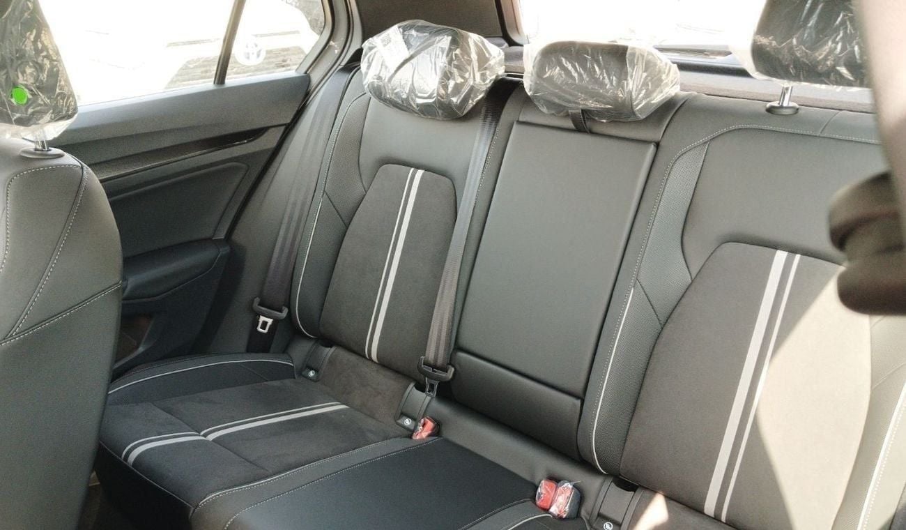 Volkswagen Golf Volkswagen Golf R Line 1.4L TSi Petrol 2024YM | Export Price