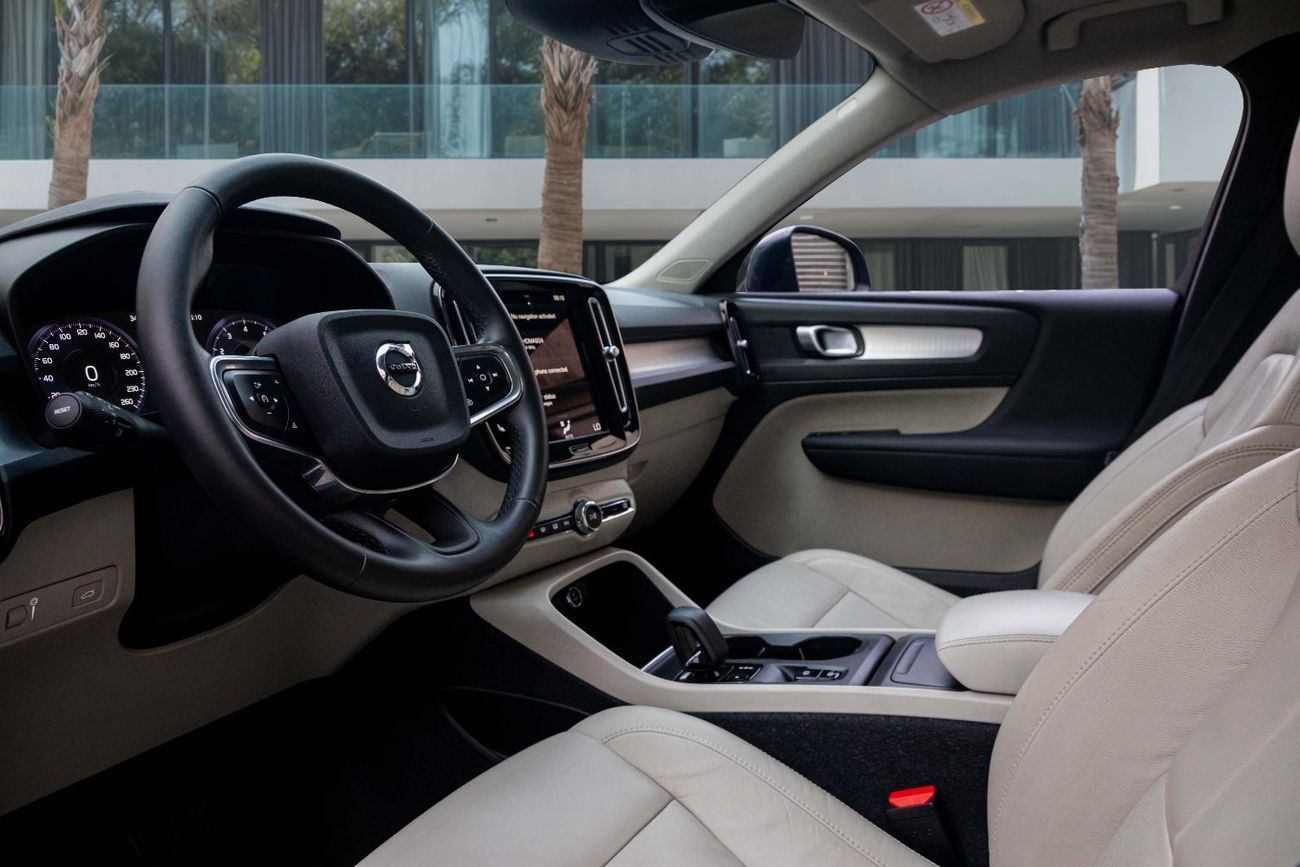 Volvo XC40 1,959 P.M  | 0% Downpayment | Low Km | Panoramic Roof!