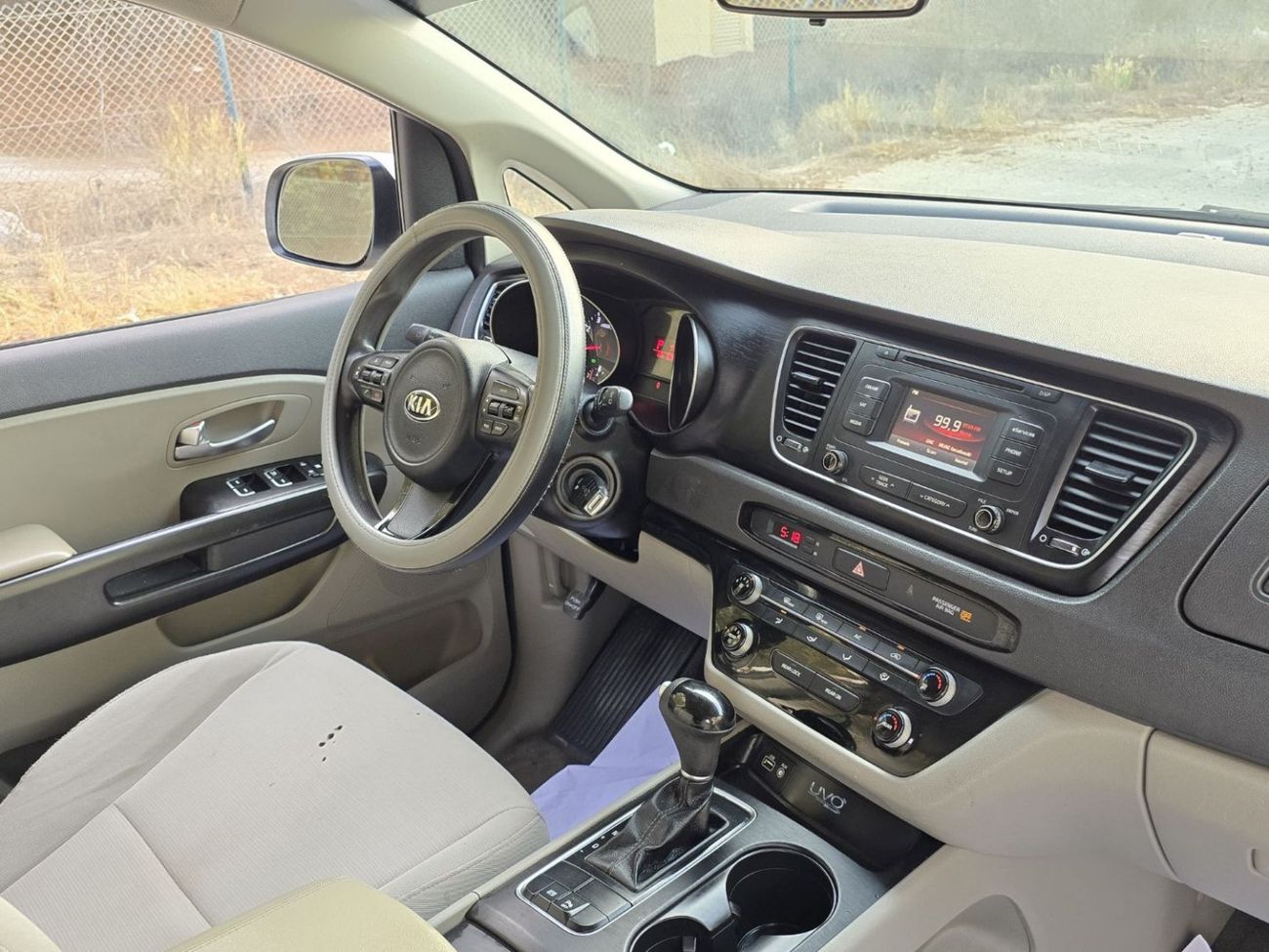 Kia Sedona KIA SEDONA 2015 GCC ORGINAL PAINT // GOOD CONDITION // 7 SEATS