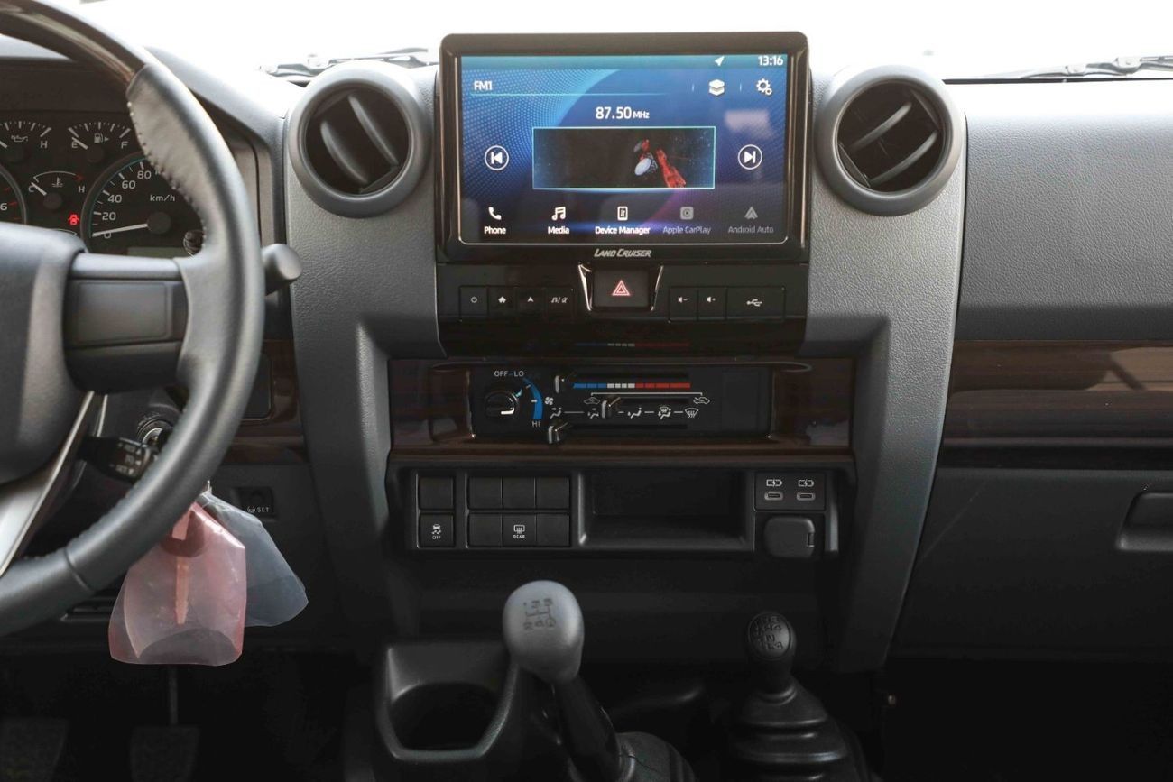 تويوتا لاند كروزر 70 2025 TOYOTA LC76 HARDTOP LX  B 4.0 - WHITE inside BLUISH GREY | Export Only