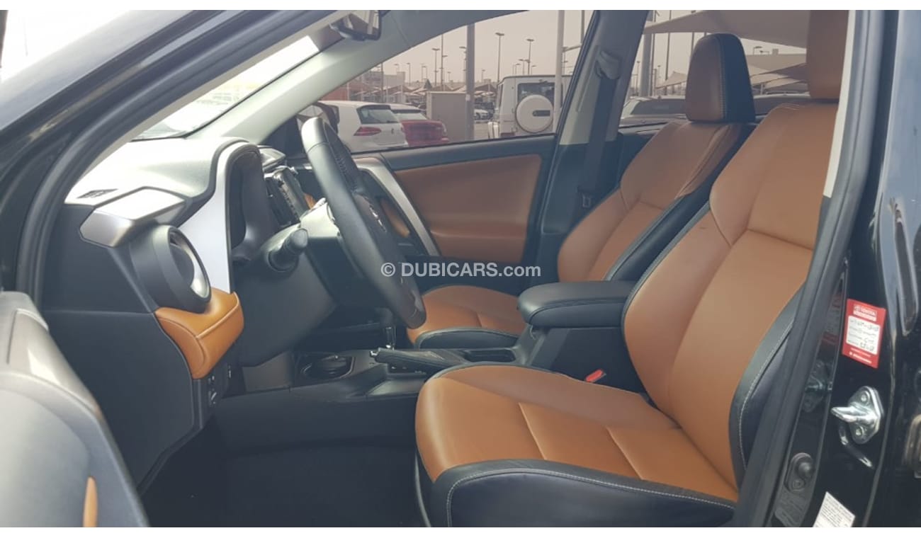 Toyota RAV4 Toyota Rav4 model 2018 GCC VXR car prefect condition full option sun roof leather seats back camera