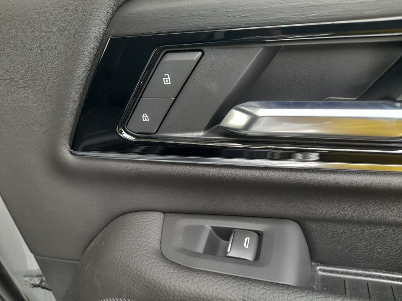 GMC Yukon 6.2 V8 Denali (AWD) Right-Hand drive.2 V8 Denali (AWD)