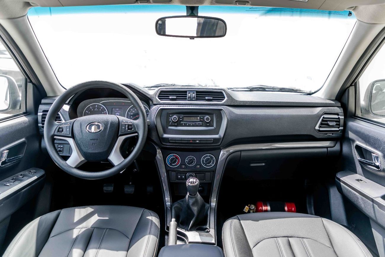 جريت وول وينغل 2026 Greatwall Wingle 5 4X2 Luxury 2.4L - Manual - Titanium White Inside Black | Export Price