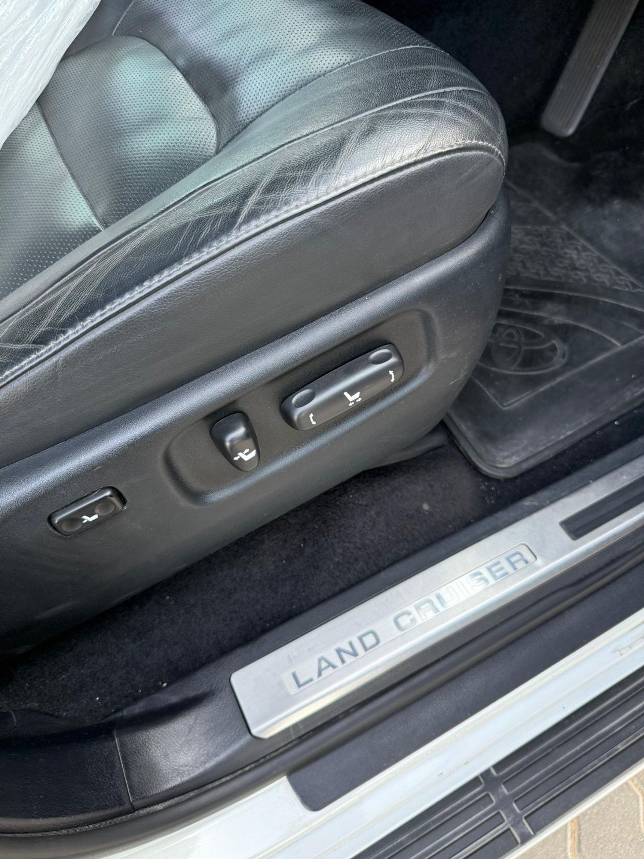 Toyota Land Cruiser Sahara