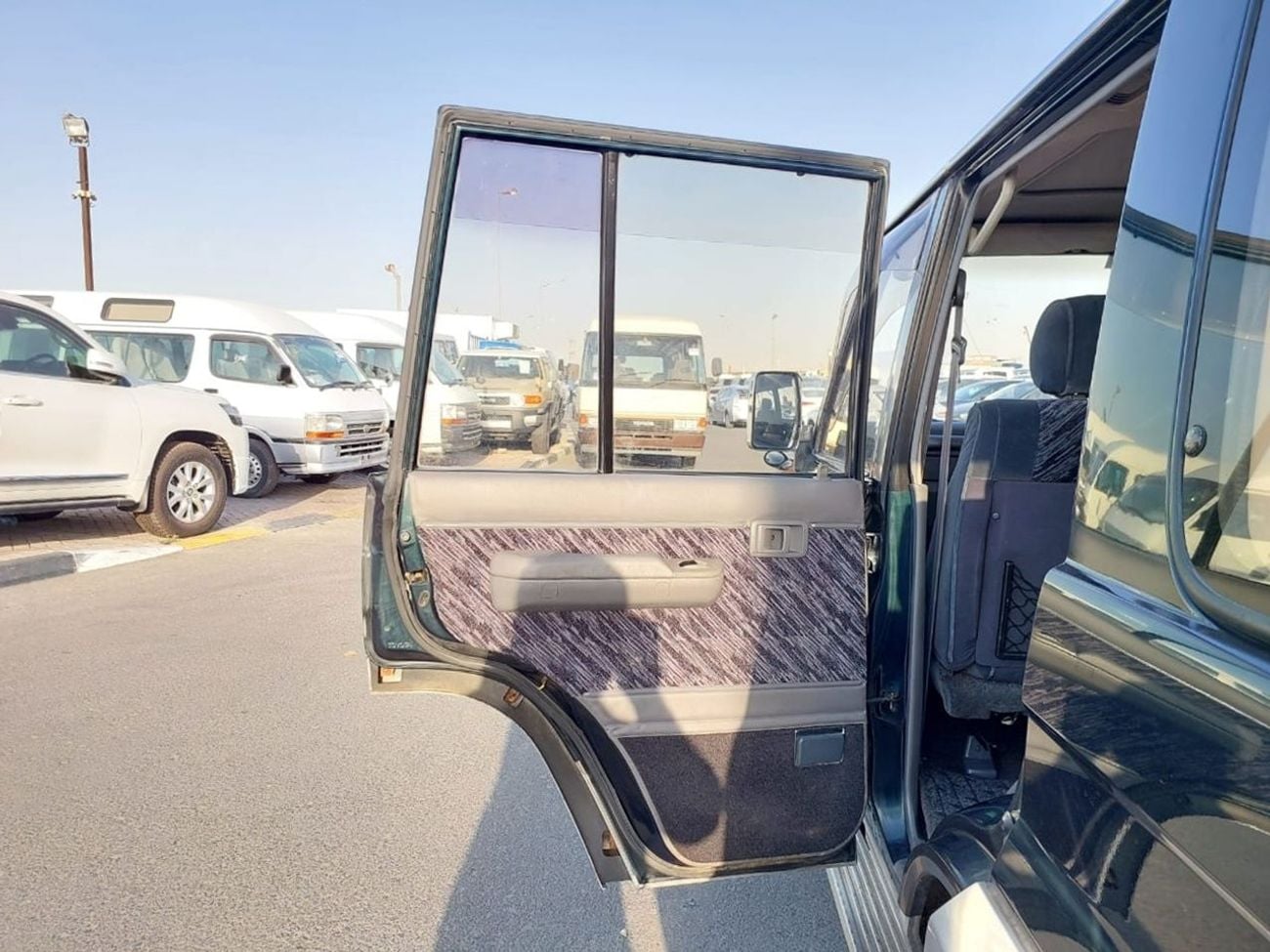 تويوتا لاند كروزر TOYOTA LAND CRUISER PRADO SUV RHD 1993 MODEL 3.0 L DIESEL AUTOMATIC(PM09894)