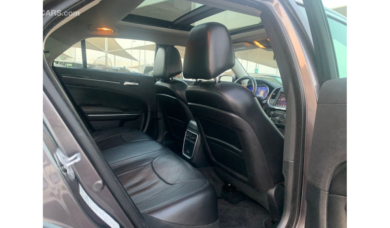 Chrysler 300C Chrysler C300_2016_Excellent_Condition _Full option