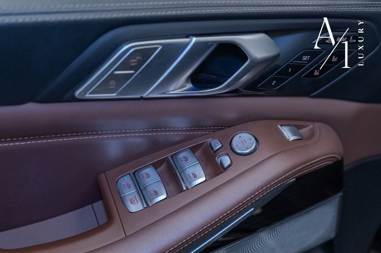 بي أم دبليو X7 M50i 4.4L (530 HP) 2022 BMW X7, Comes with Warranty, Service Contract Full Service History, GCC Spec