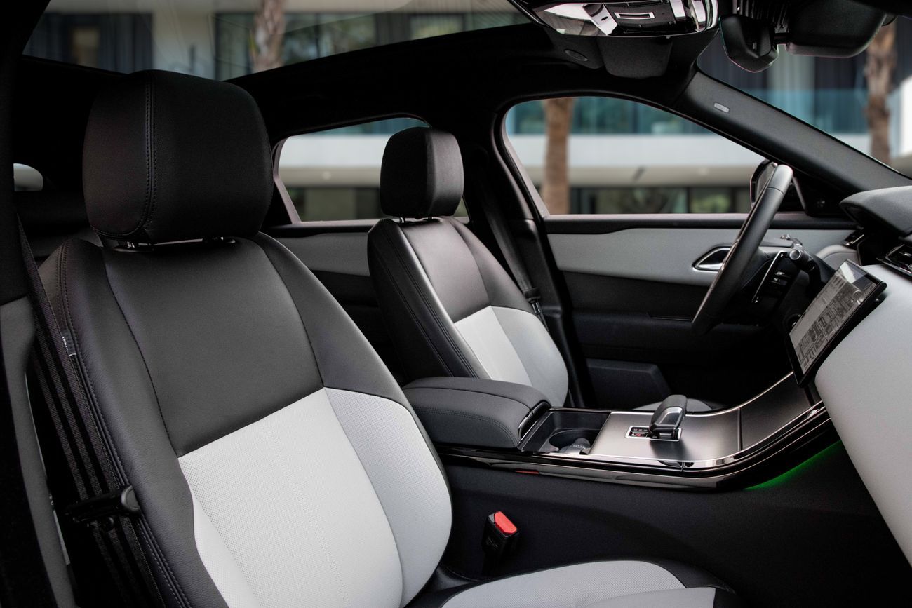 لاند روفر رينج روفر فيلار Range Rover Velar SE Dynamic  | 5,680 P.M | 0% Downpayment | Perfect Condition!