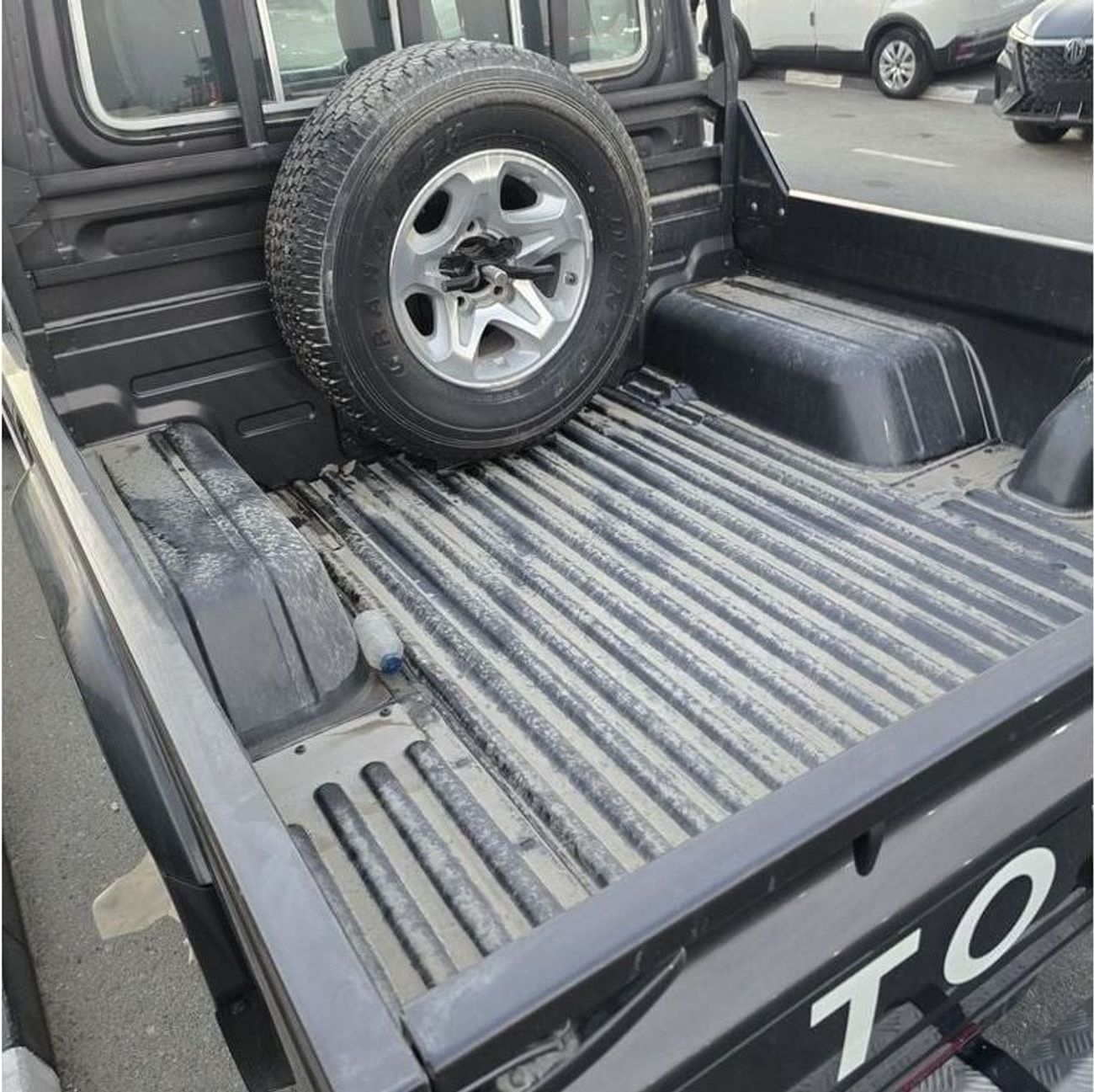 تويوتا لاند كروزر بيك آب 2023 LC79 4.5L V8 Diesel MT Full option