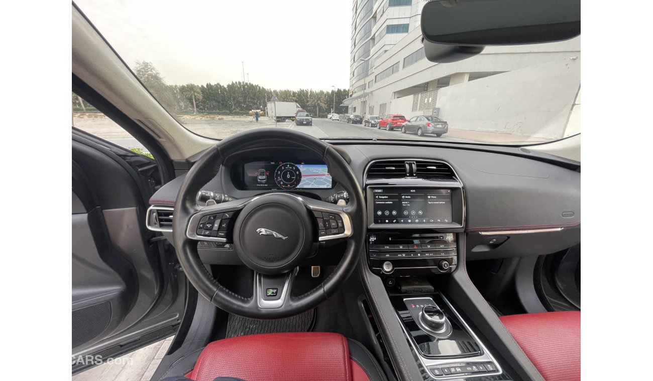 جاغوار F-Pace 2.5 t Sport