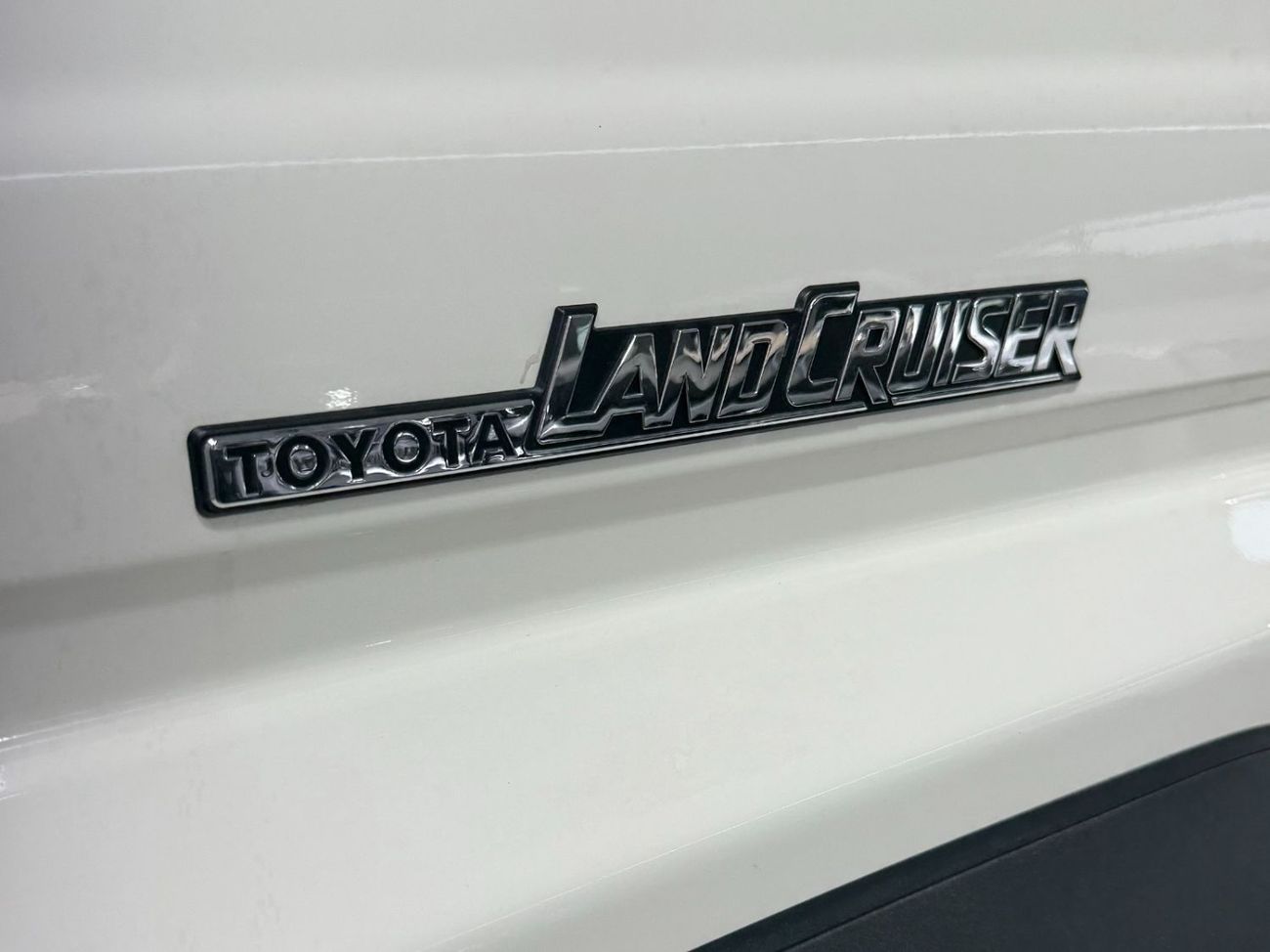 Toyota Land Cruiser 70 GDJ 76 2.8 DIESEL M/T **التصدير فقط خارج الخليج***