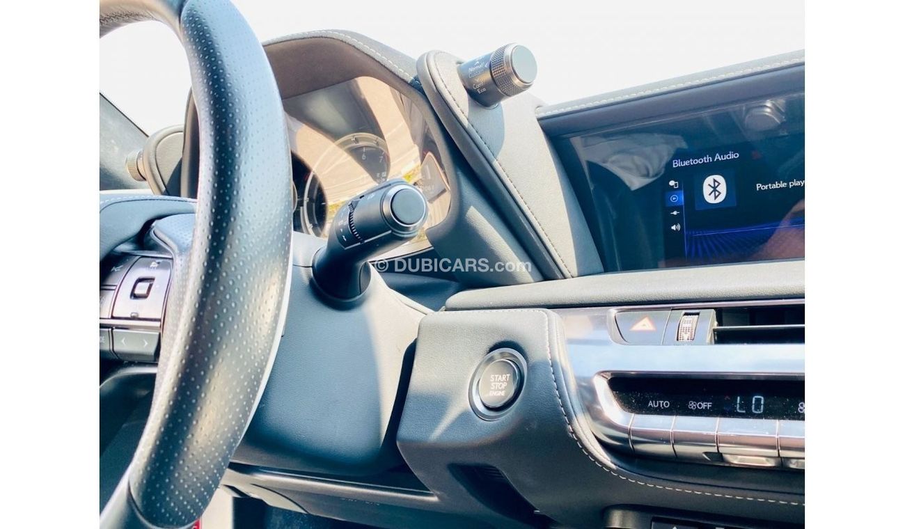 لكزس LC 500 5.0L V8 Carbon Fiber Roof Perfect Condition 2018 Model