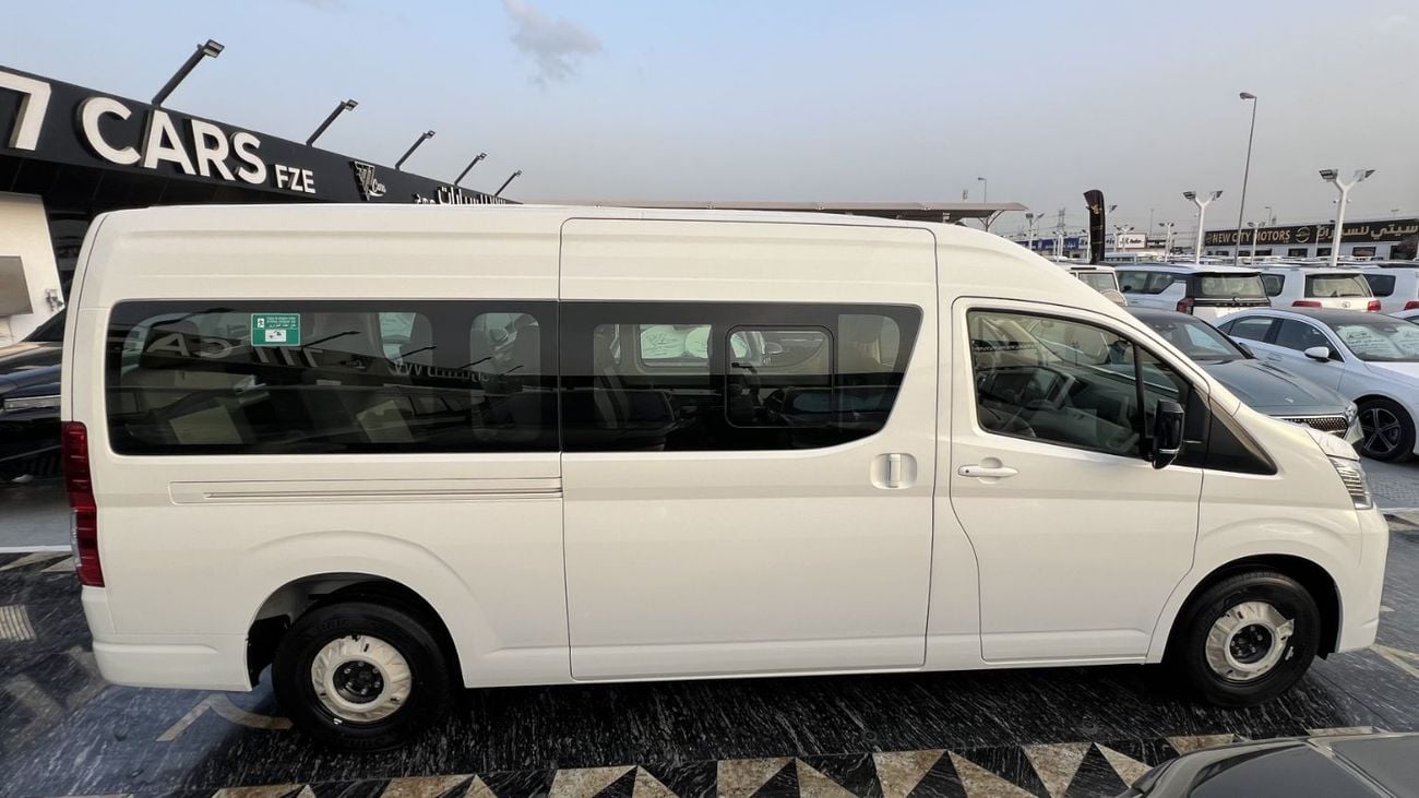 Toyota Hiace The 2026 TOYOTA HIACE High Roof 13 Seater