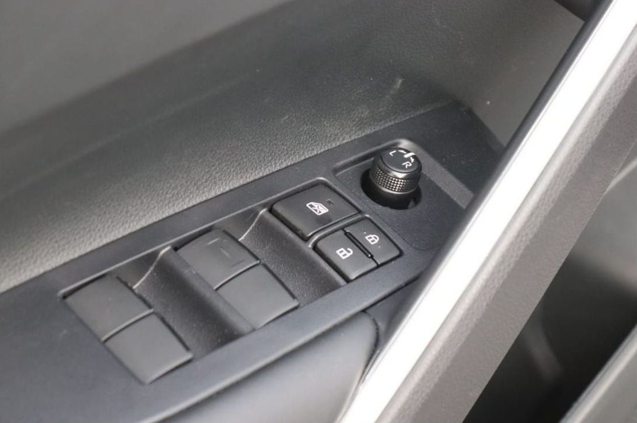 Toyota Corolla Cross LTD HEV 2.0L HYBRID, PUSH START, ALLOY WHEELS, SUNROOF MODEL 2025