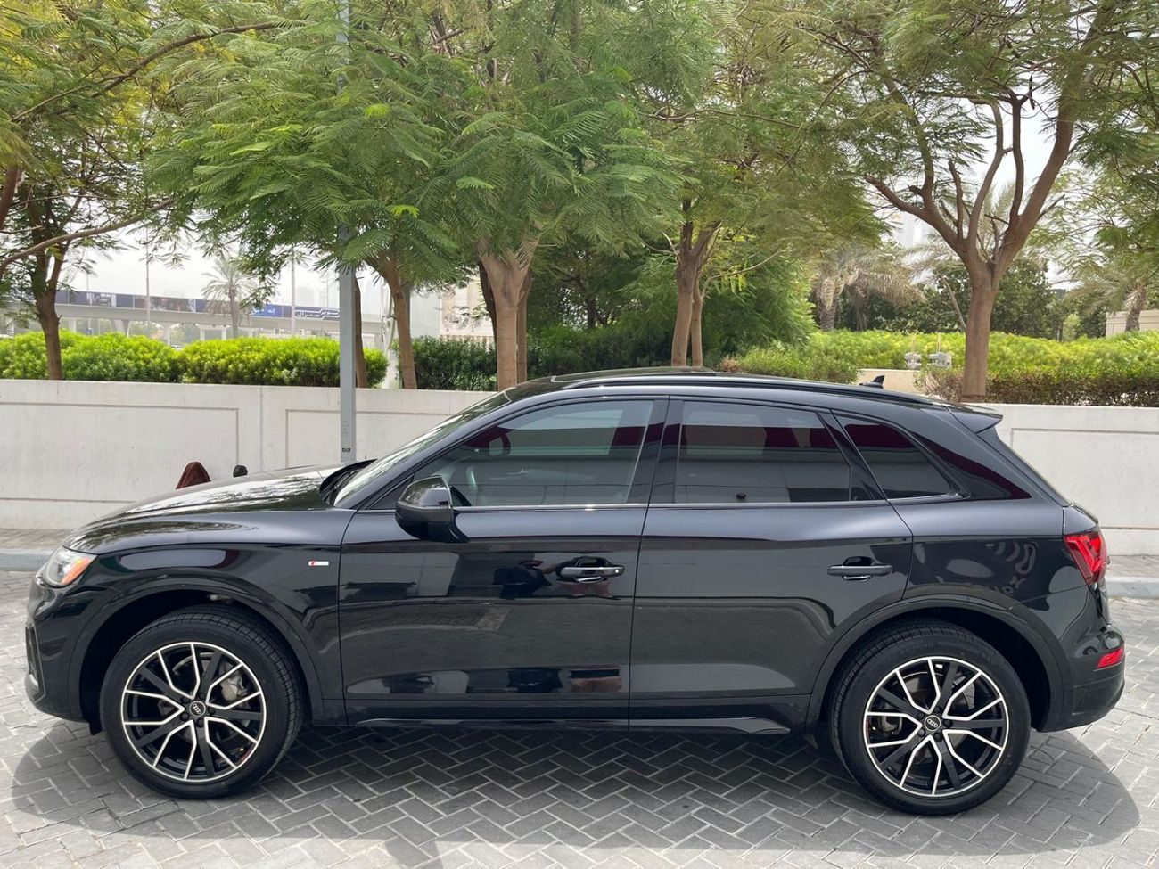 Audi Q5 45 TFSI quattro S Line 2.0L (245 HP) SUV Coupe 45 TFSI quattro S *NO ACCIDENTS * MOONROOF *