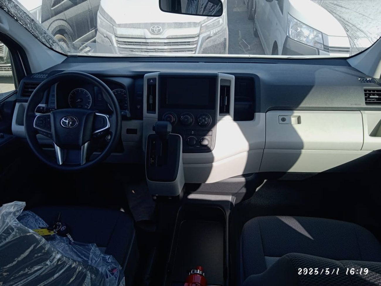 تويوتا هاياس 3.5L PETROL DX 13 SEATER AUTOMATIC TRANSMISSION