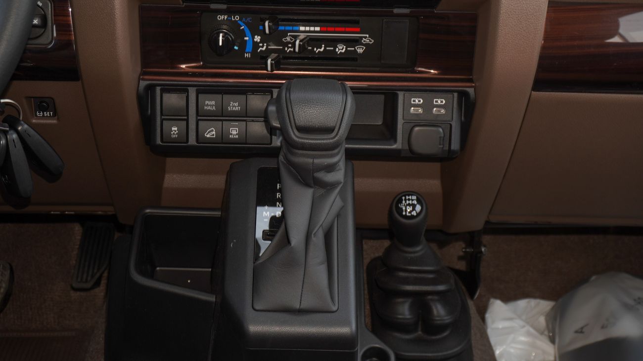 Toyota Land Cruiser 70 LX 4.0L V6 A/T