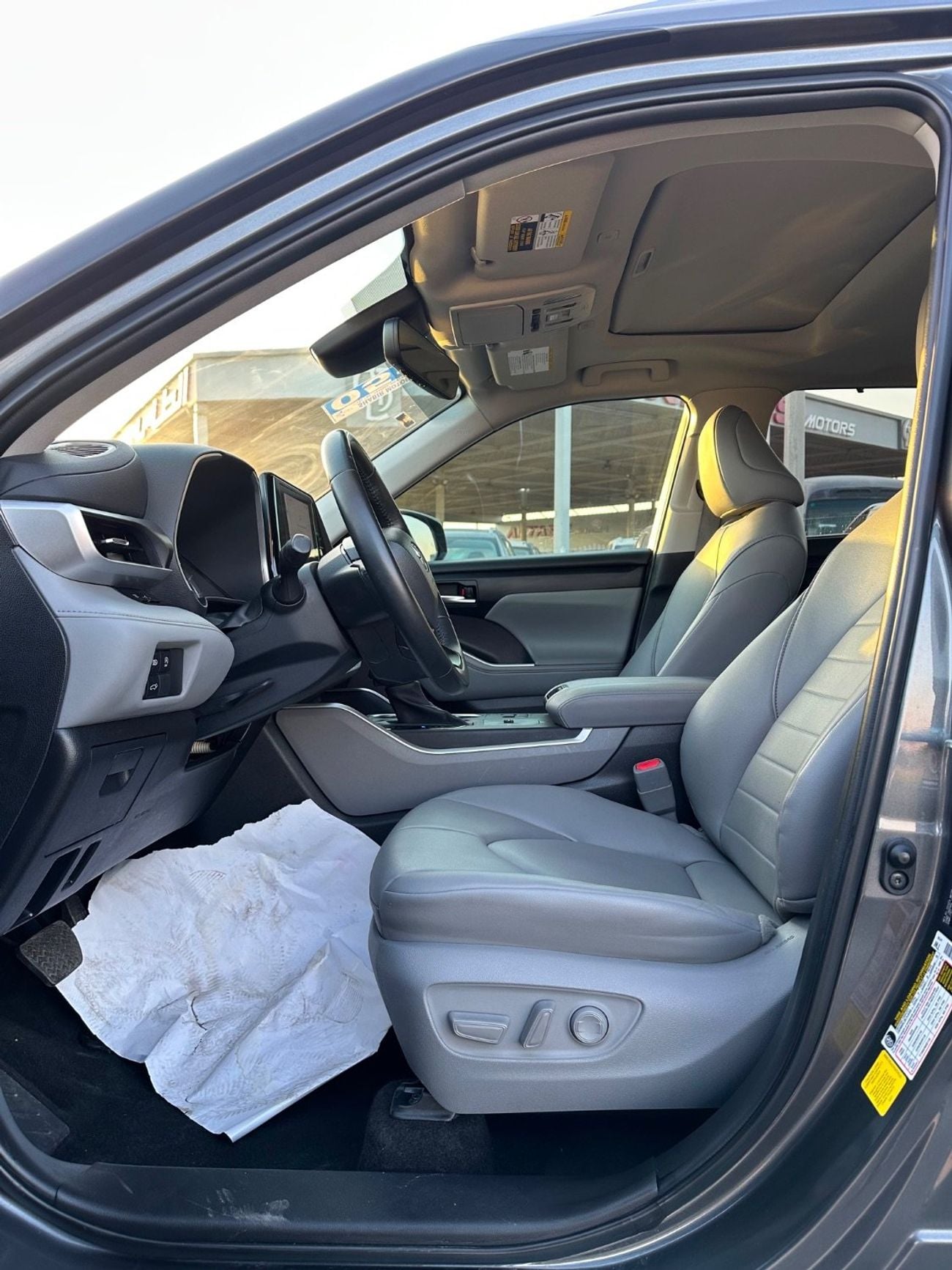 Toyota Highlander 2023 TOYOTA HIGHLANDER XLE FULL OPTIONS IMPORTED FROM USA