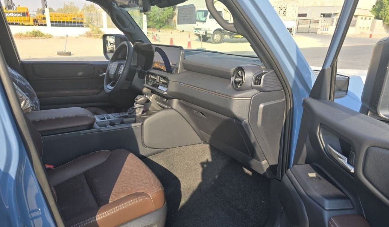 تويوتا برادو TOYOTA PRADO LUXURY PETROL 2.4L V4 AUTOMATIC | 0 KM | 03 - YEARS WARRANTY