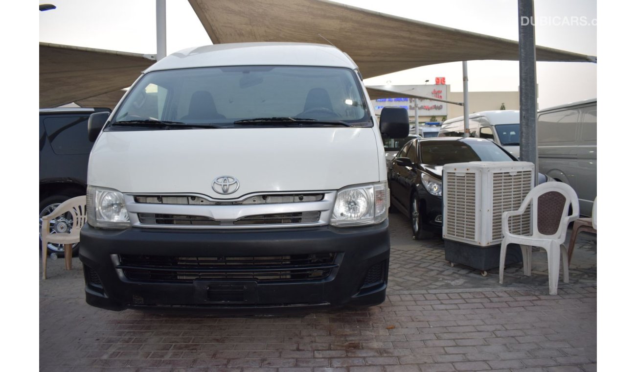 Toyota Hiace Toyota Hiace Highroof Van,model:2013. Excellent condition