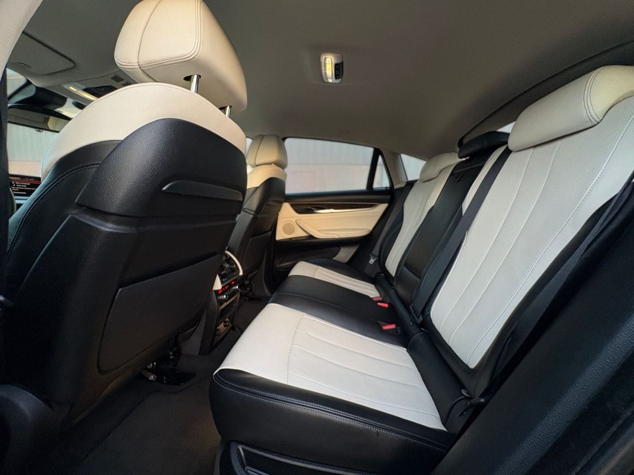 BMW X6 XDRIVE50i EXCLUSIVE BMW X5 XDRIVE50I | 4.4L V8 | 2016 | JAPANESE SPECS